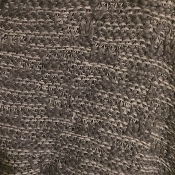 White and grey cardigan sweater - Picture 2 of 4